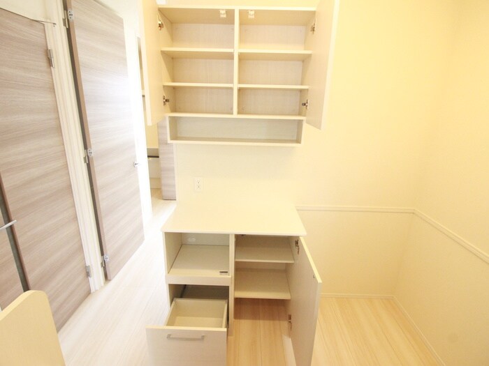 物件内観写真18　(収納)