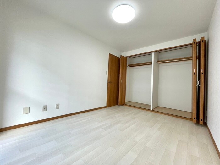 物件内観写真11　(居室)