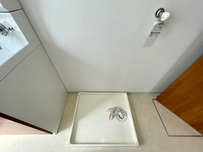 物件内観写真15　(洗濯機置場)