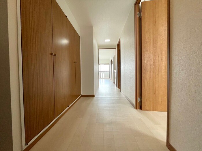 物件内観写真19　(廊下)