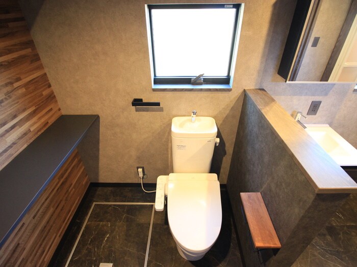 物件内観写真12　(トイレ)