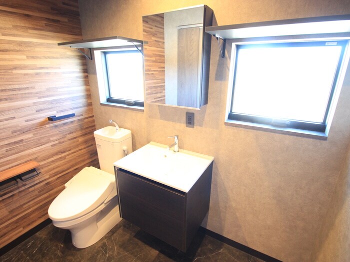 物件内観写真12　(洗面)