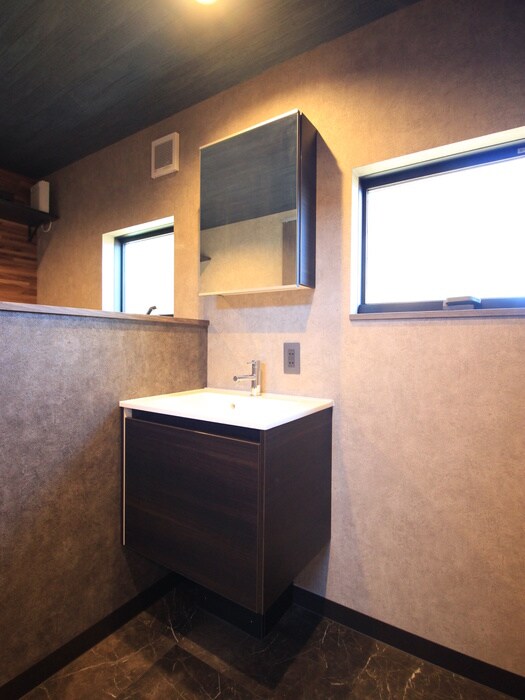 物件内観写真13　(洗面)