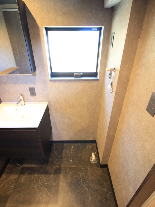 物件内観写真15　(洗濯機置場)