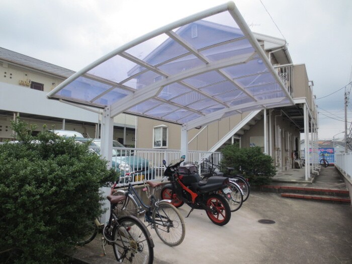 物件外観写真2　(駐輪場)