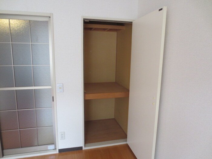 物件内観写真10　(収納)