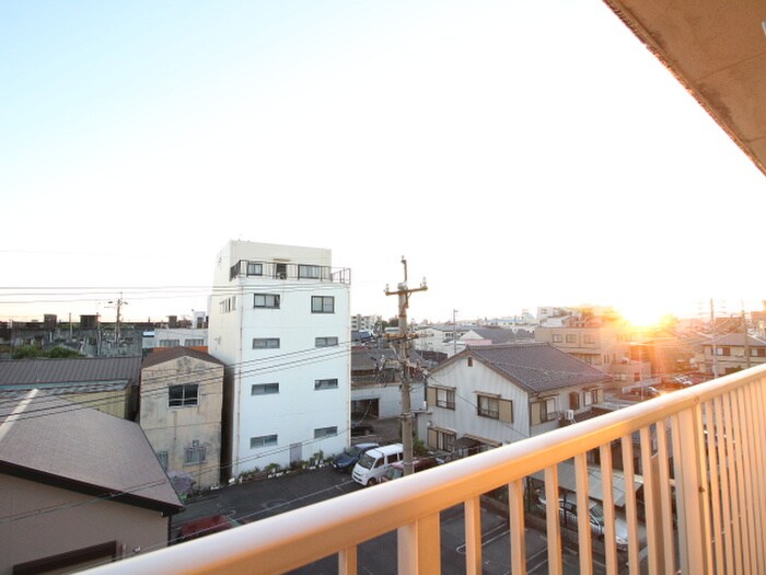 物件内観写真22　(室内からの展望)