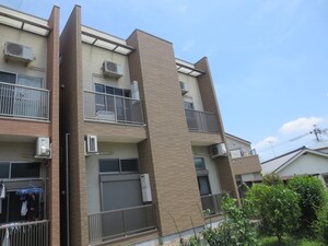 メドラ－ウエスト外観写真