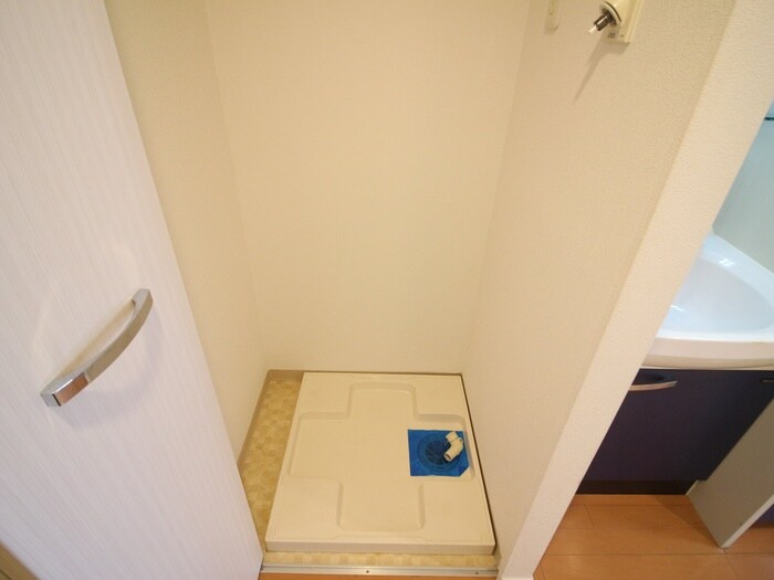 物件内観写真15　(洗濯機置場)