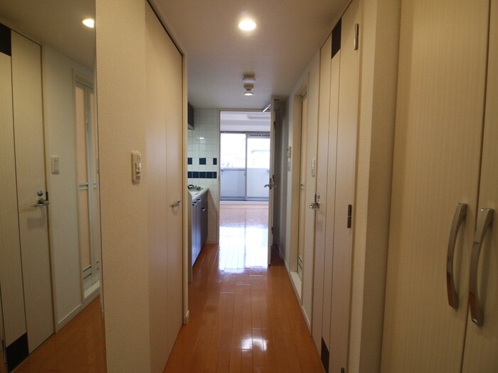 物件内観写真17　(廊下)