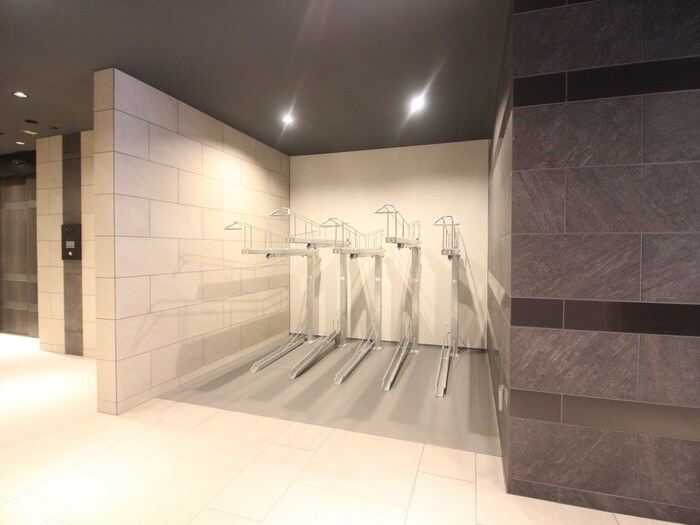 物件外観写真3　(駐輪場)