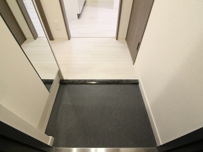 物件内観写真17　(玄関)