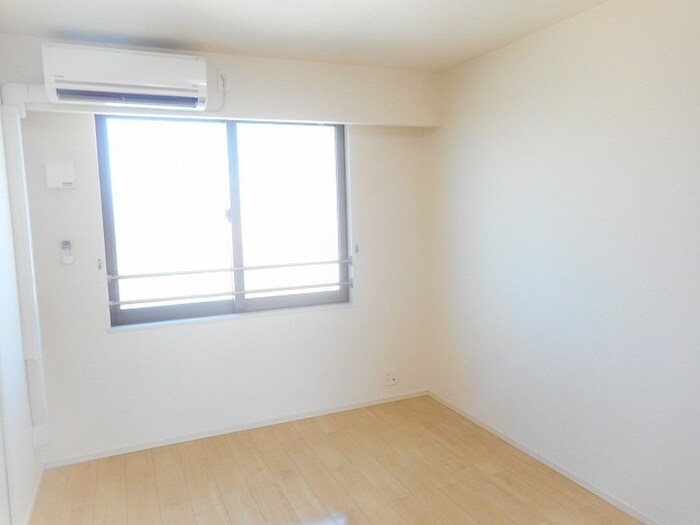 物件内観写真3　(居室)