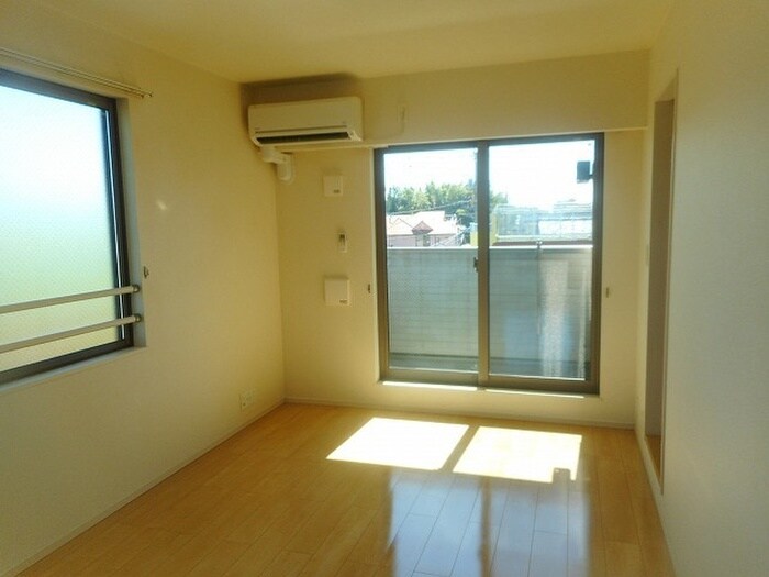 物件内観写真4　(居室)