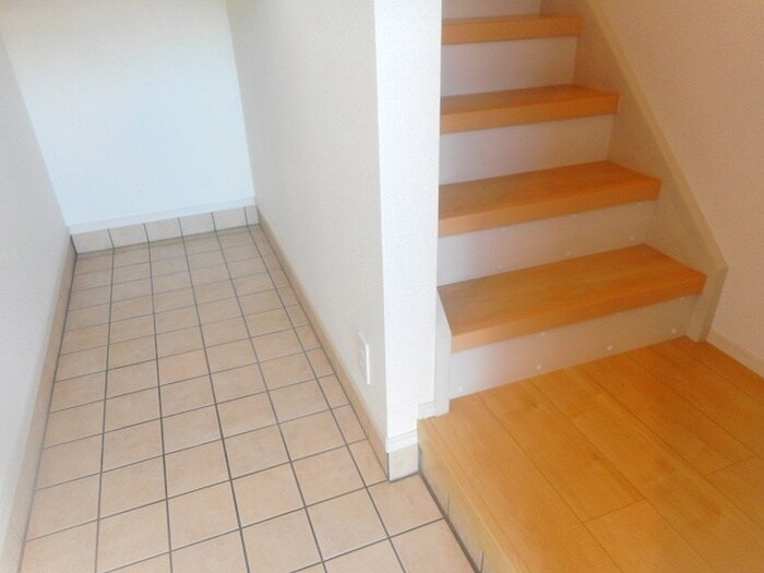 物件内観写真13　(玄関)