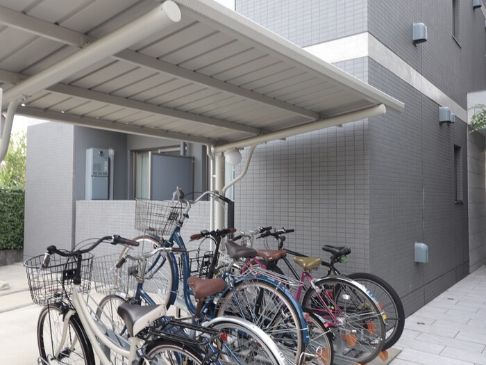 物件外観写真5　(駐輪場)