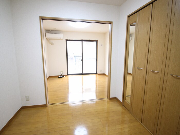 物件内観写真9　(居室)