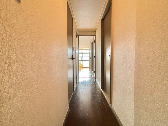 物件内観写真17　(廊下)