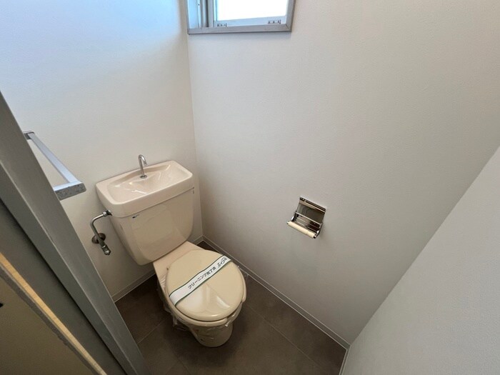 物件内観写真14　(トイレ)