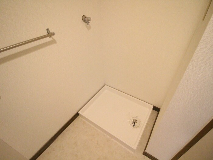 物件内観写真17　(洗濯機置場)