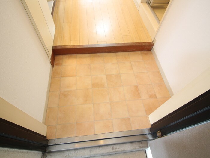 物件内観写真17　(玄関)