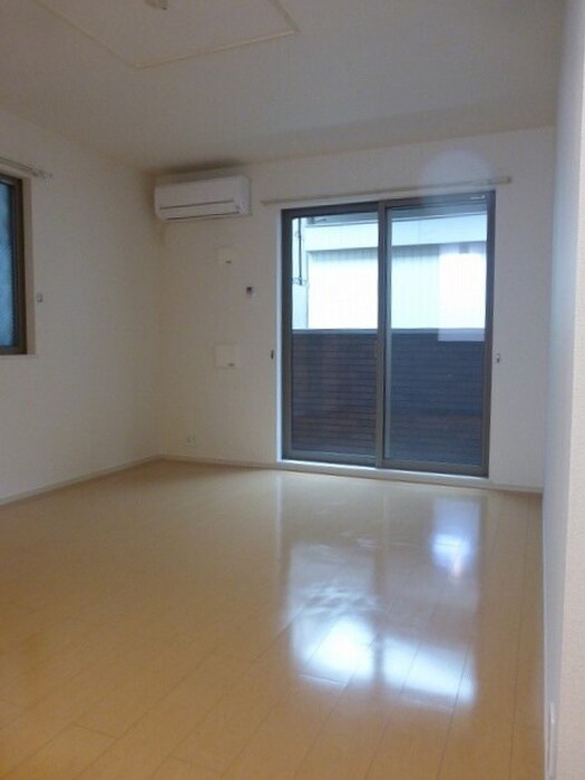 物件内観写真3　(居室)