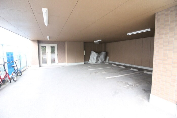 物件外観写真3　(駐車場)