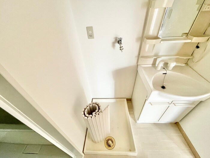 物件内観写真18　(洗濯機置場)