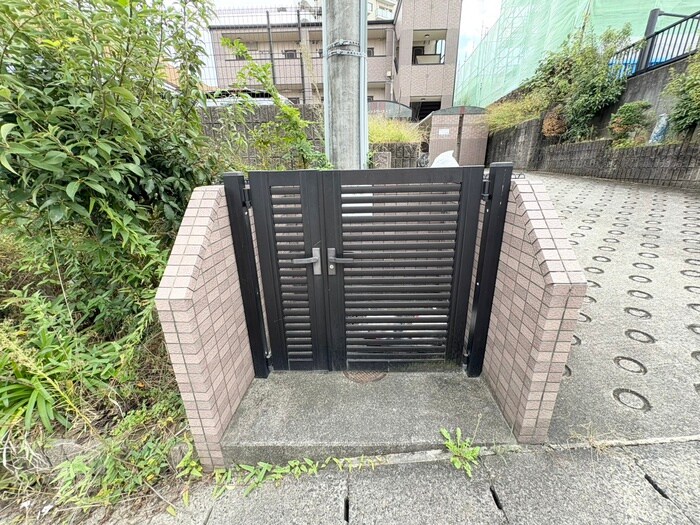 物件外観写真6　(建物設備)