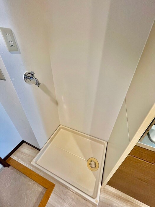 物件内観写真13　(洗濯機置場)