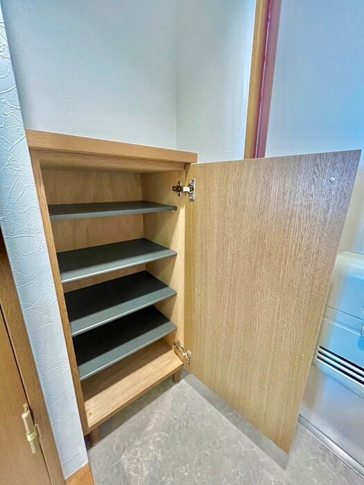 物件内観写真14　(靴箱)