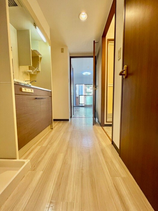 物件内観写真18　(廊下)