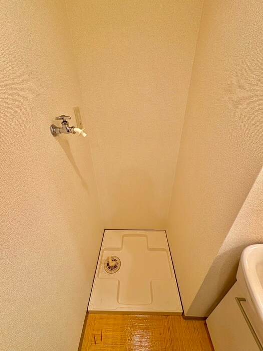 物件内観写真13　(洗濯機置場)