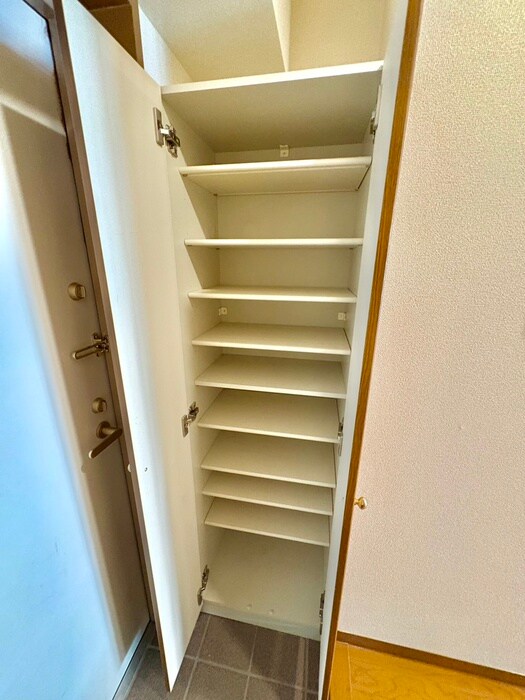 物件内観写真16　(靴箱)