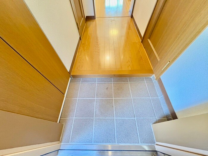 物件内観写真17　(玄関)