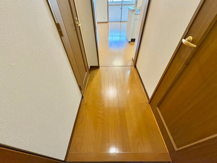 物件内観写真18　(廊下)