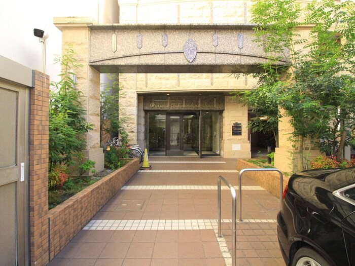 物件外観写真5　(エントランス部分)