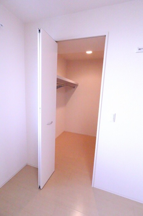 物件内観写真16　(収納)