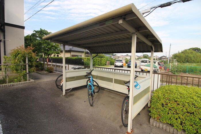 物件外観写真6　(駐輪場)