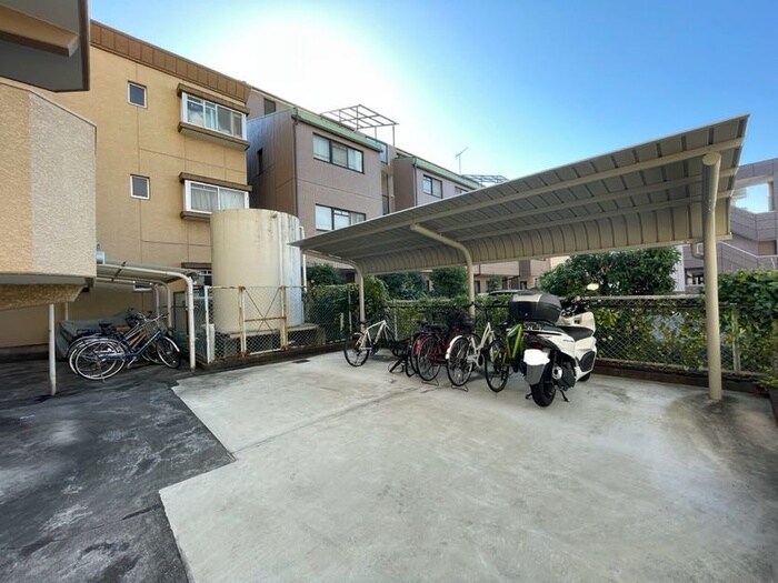 物件外観写真6　(駐輪場)