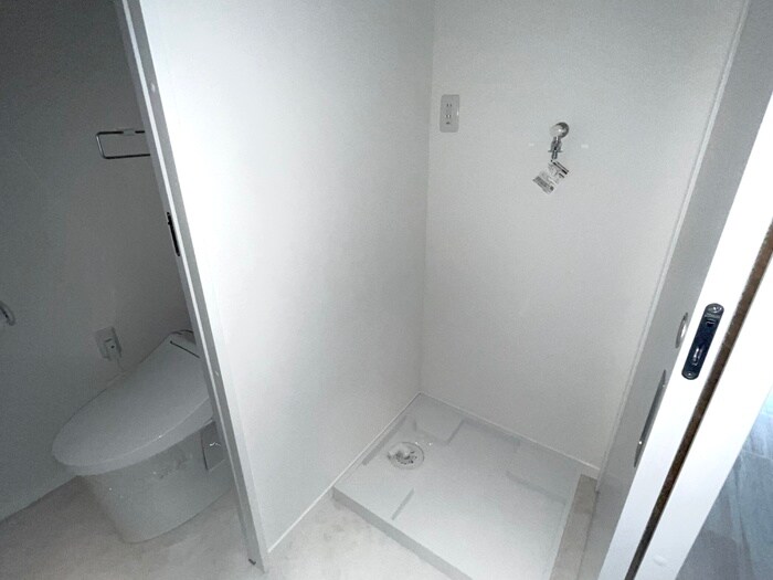 物件内観写真14　(洗濯機置場)