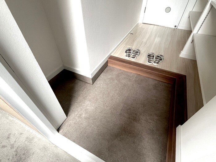 物件内観写真16　(玄関)