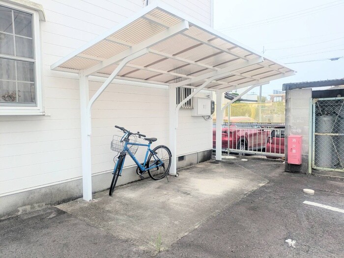 物件外観写真5　(駐輪場)