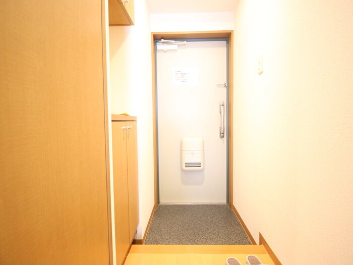 物件内観写真18　(玄関)