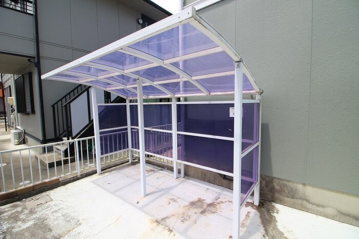 物件外観写真5　(駐輪場)