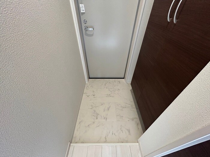 物件内観写真15　(玄関)