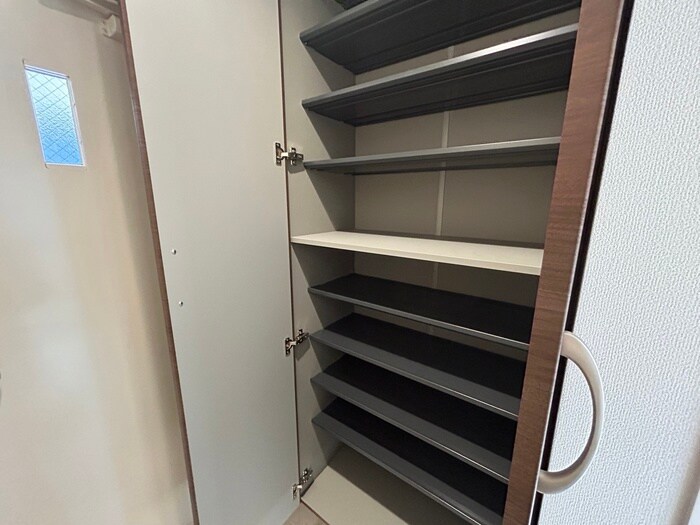 物件内観写真16　(靴箱)