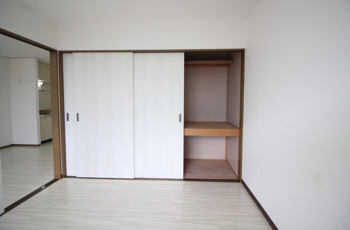 物件内観写真10　(収納)