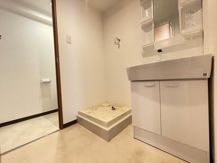 物件内観写真12　(洗濯機置場)