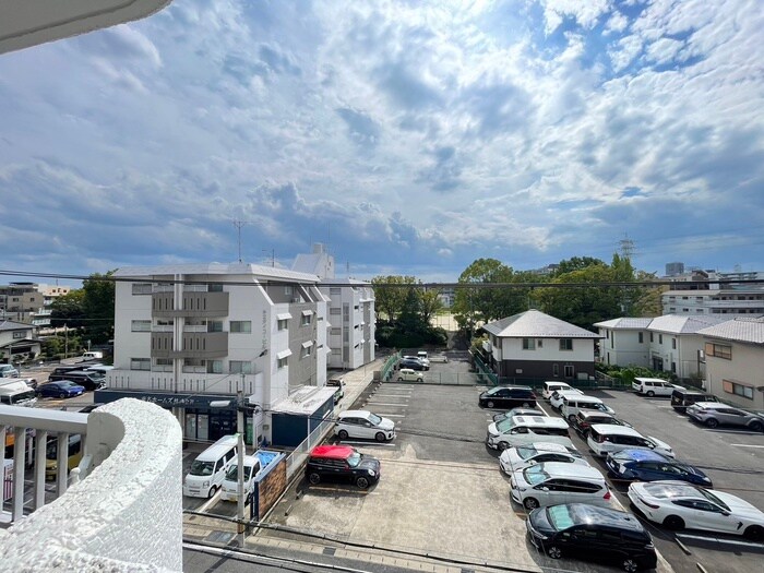 物件内観写真15　(室内からの展望)